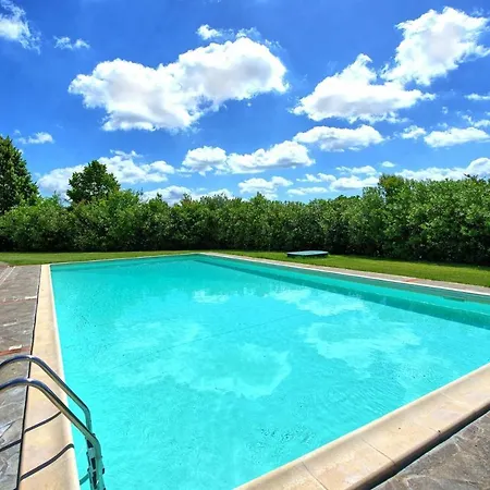 Apartment Montecchio Sleeps 3 With Pool Cortona
