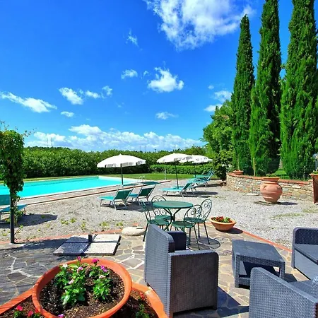 Montecchio Sleeps 3 With Pool Apartment *