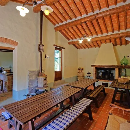 Montecchio Sleeps 3 With Pool Cortona