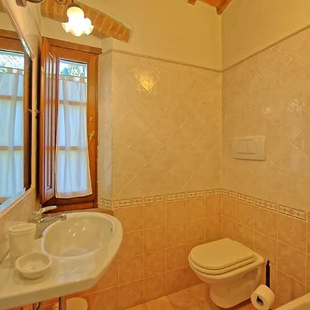 Montecchio Sleeps 3 With Pool *