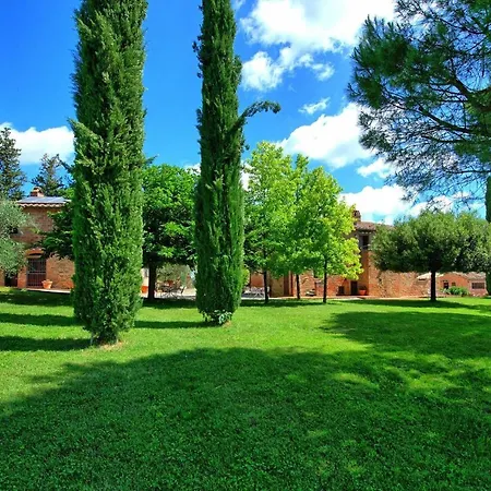 Montecchio Sleeps 3 With Pool Apartment *