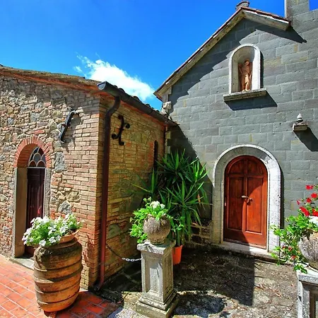 Montecchio Sleeps 3 With Pool Apartment